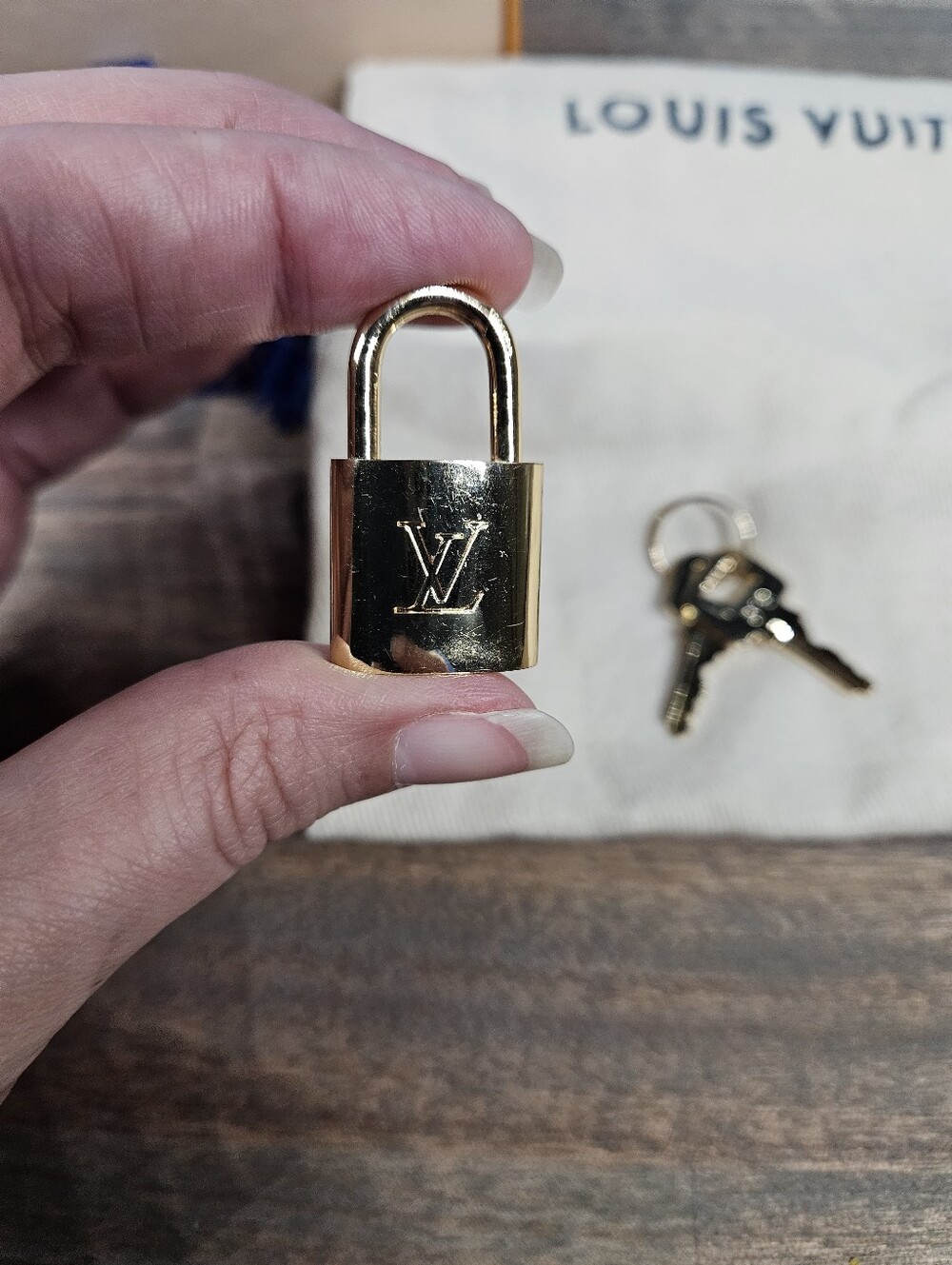 Louis Vuitton padlock #318 - Picture 4 of 9